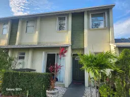 Picture of 813 Crystal Lake Drive, Deerfield Beach, FL 33064