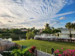 Picture of 813 Crystal Lake Drive, Deerfield Beach, FL 33064