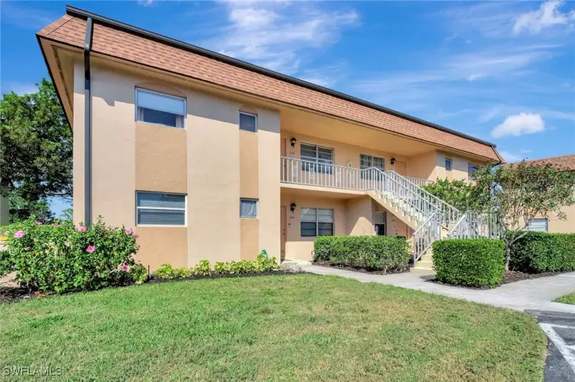 Picture of 657 Palm View Dr A3, Naples FL 34110