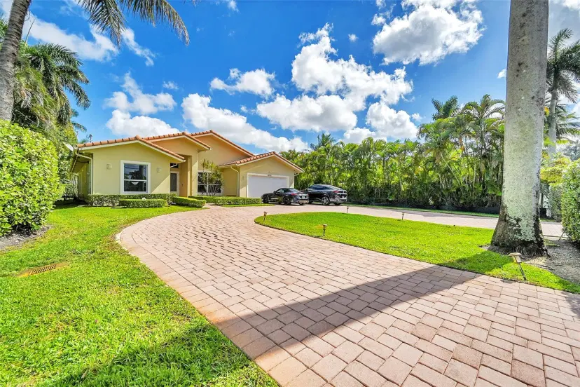 Picture of 4850 SW 61St Ave, Davie FL 33314