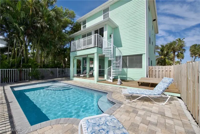 Picture of 104 Washington Ave, Fort Myers Beach FL 33931