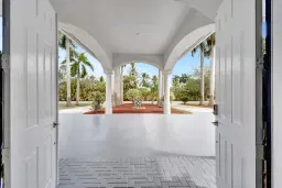 Picture of 985 Whippoorwill Isle S, West Palm Beach, FL 33411