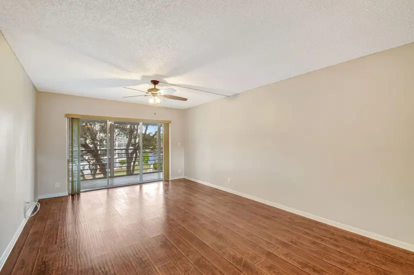 Picture of 3186 Via Poinciana Drive 304, Lake Worth FL 33467