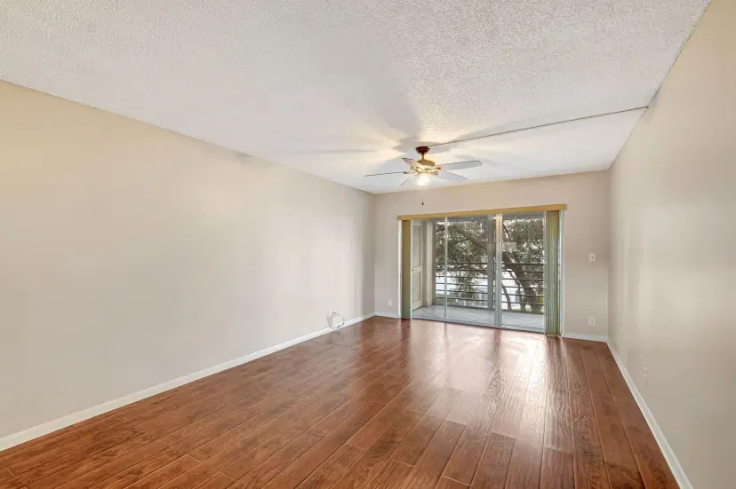 Picture of 3186 Via Poinciana Drive 304, Lake Worth FL 33467