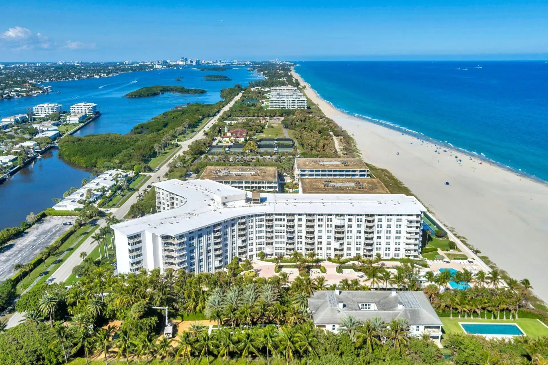 Picture of 2295 S Ocean Boulevard 921, Palm Beach, FL 33480