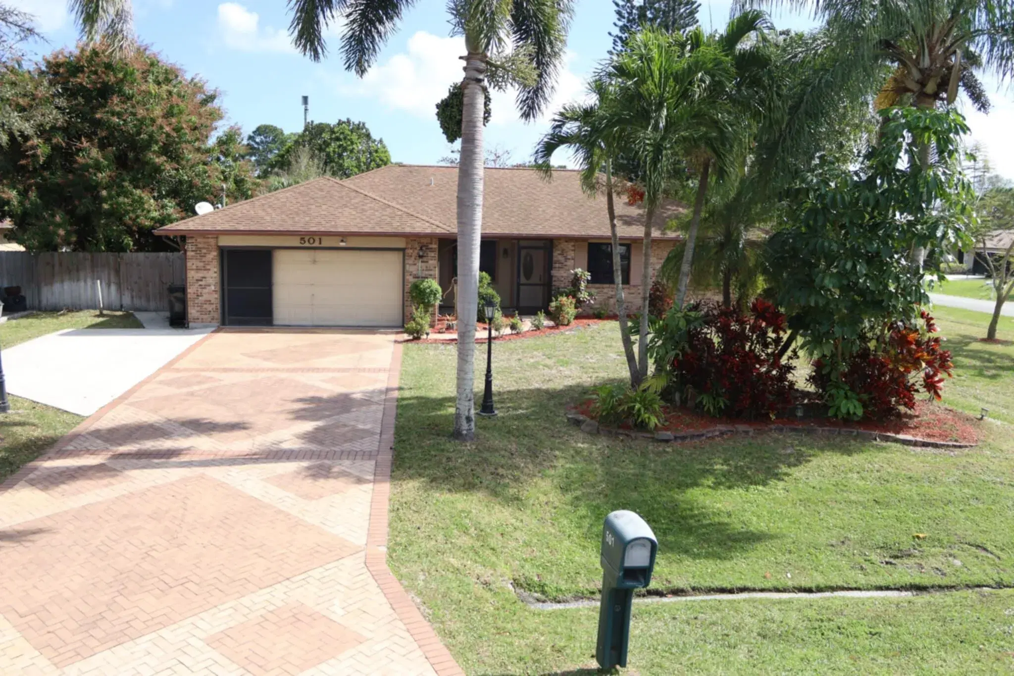 Picture of 501 NW Colonial Street, Port St Lucie, FL 34983