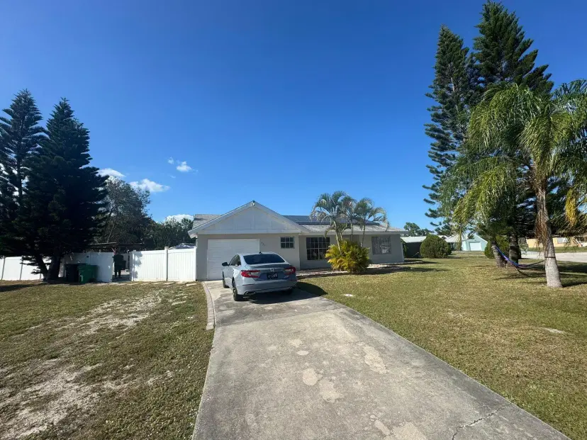 Picture of 325 SW Bridgeport Drive, Port St Lucie FL 34953