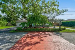 Picture of 7924 S Lake Drive, Lake Clarke Shores, FL 33406