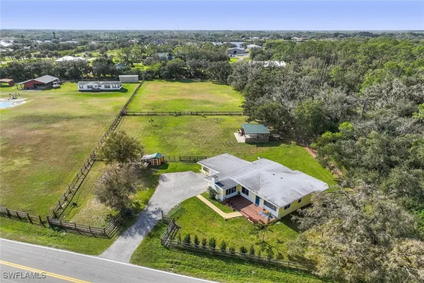 Picture of 15800 N River Rd, Alva FL 33920