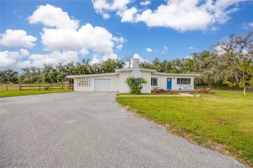 Picture of 15800 N River Rd, Alva FL 33920