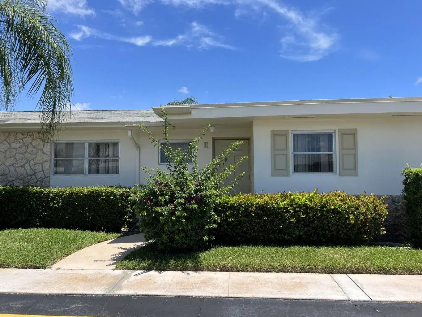 Picture of 2804 Crosley E Drive E Apt E, West Palm Beach, FL 33415