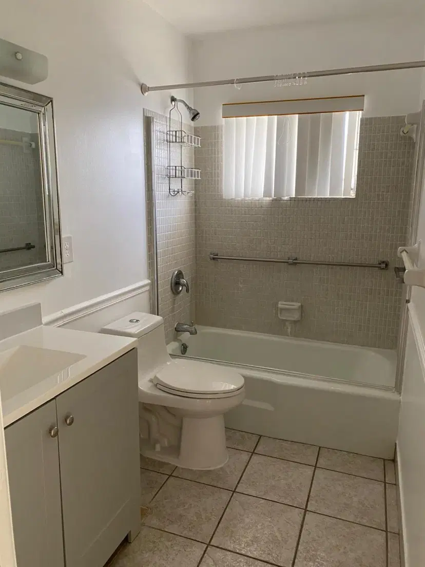 Picture of 2804 Crosley E Drive E Apt E, West Palm Beach FL 33415