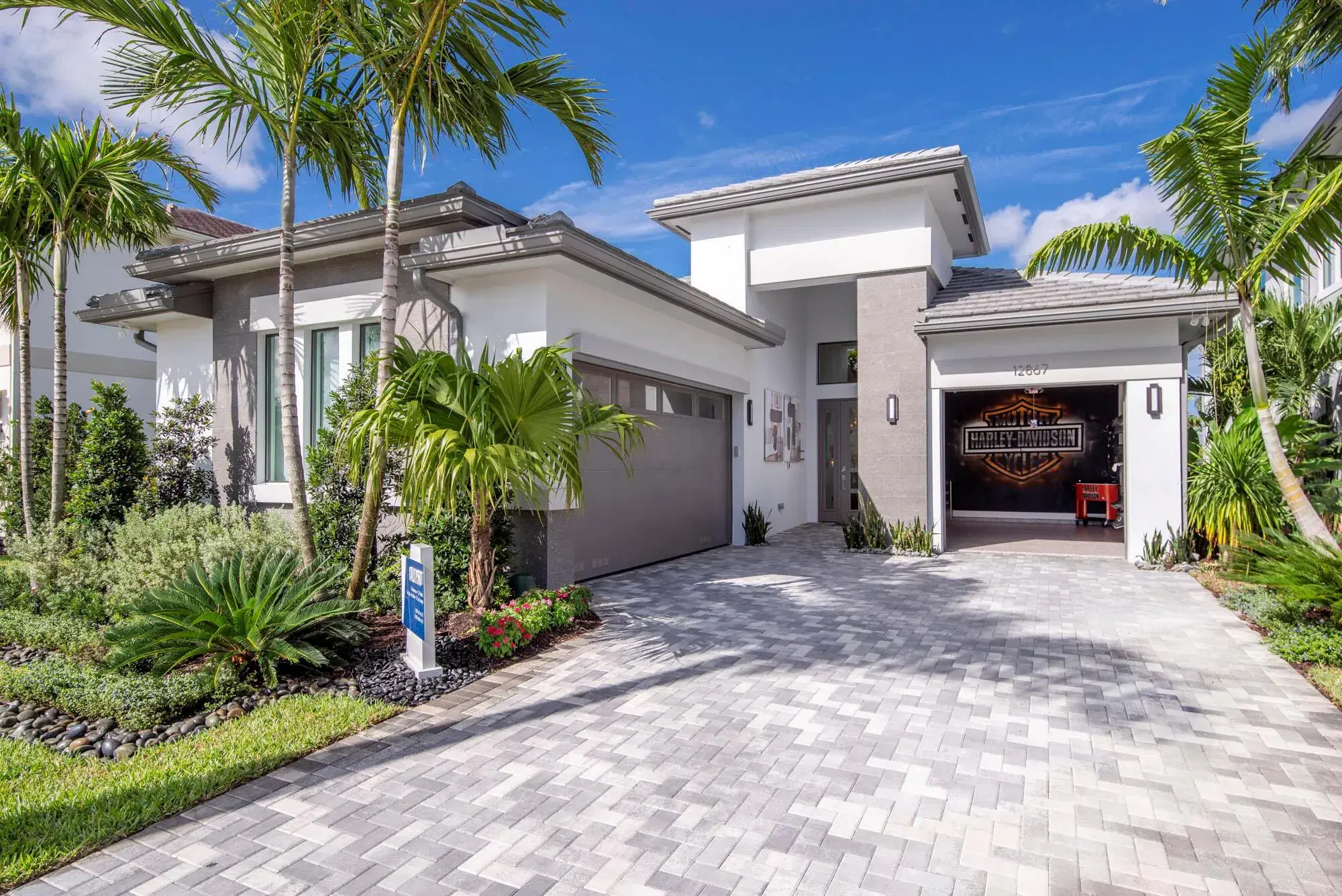 Picture of 10044 Heron Flock Drive, Palm Beach Gardens, FL 33412