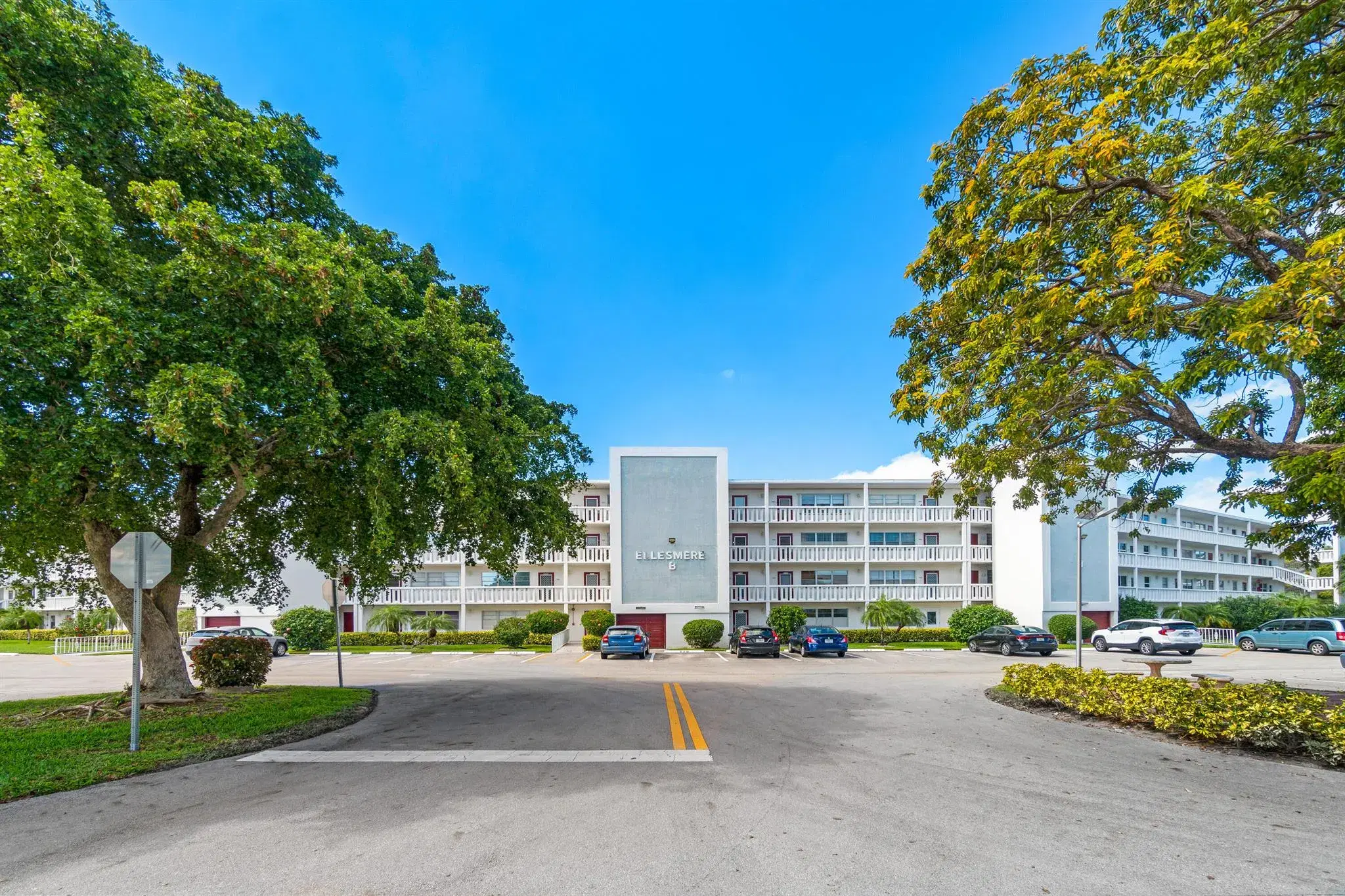 Picture of 4033 Ellesmere B Drive B, Deerfield Beach, FL 33442