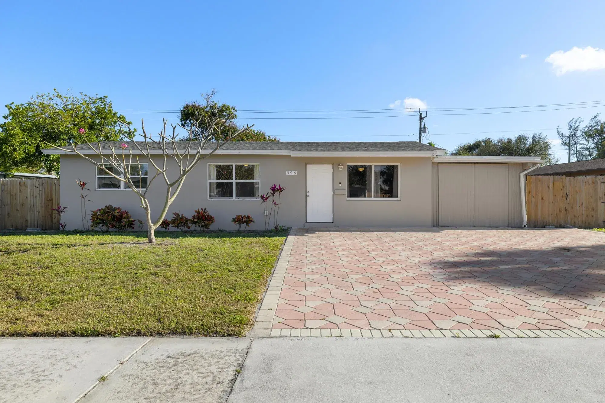 Picture of 926 W Jasmine Drive, Lake Park, FL 33403