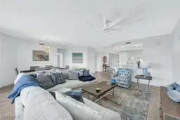 Picture of 425 Cove Tower Dr 403, Naples, FL 34110