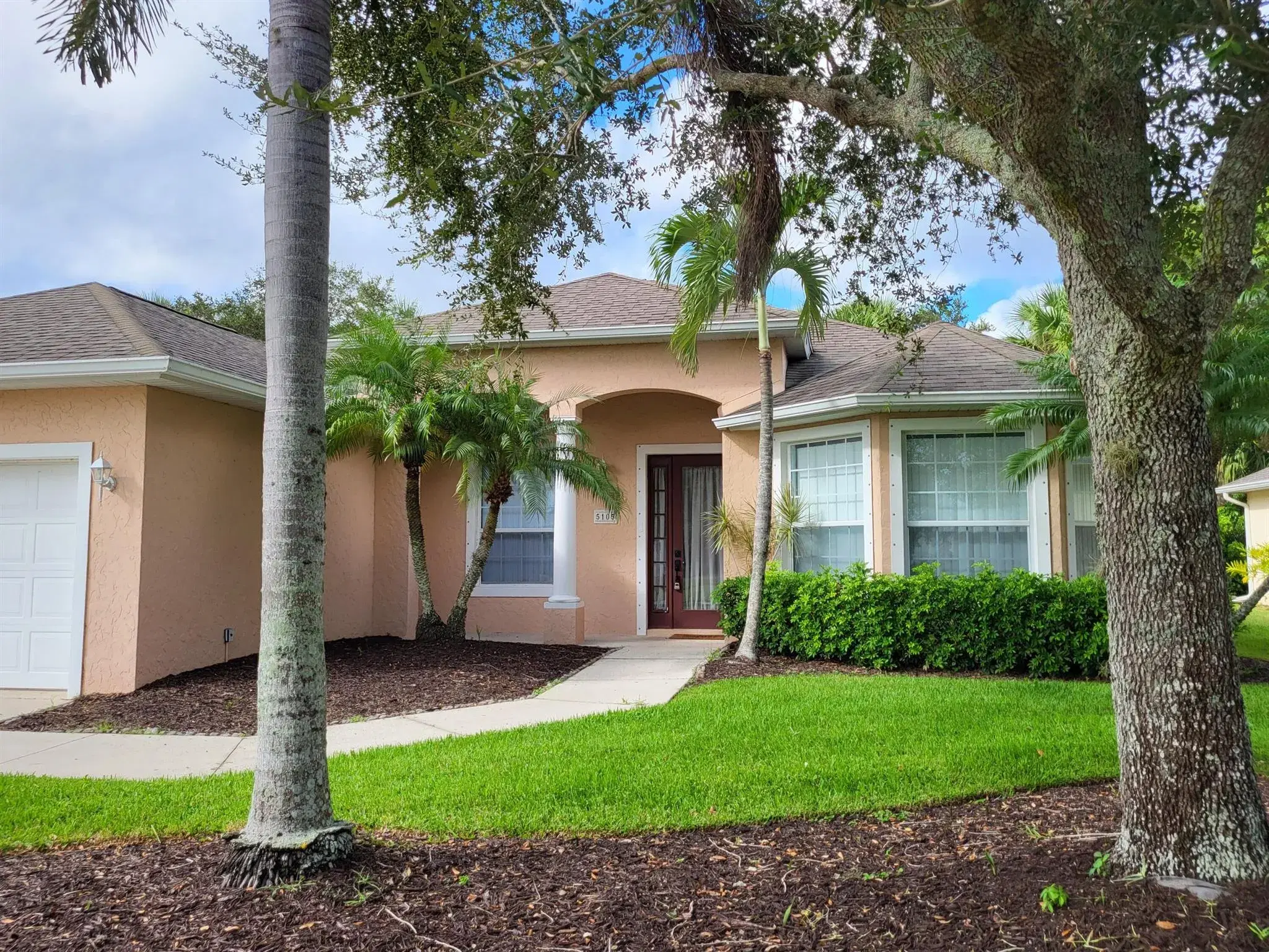 Picture of 5105 E 1St Square Sw, Vero Beach, FL 32968