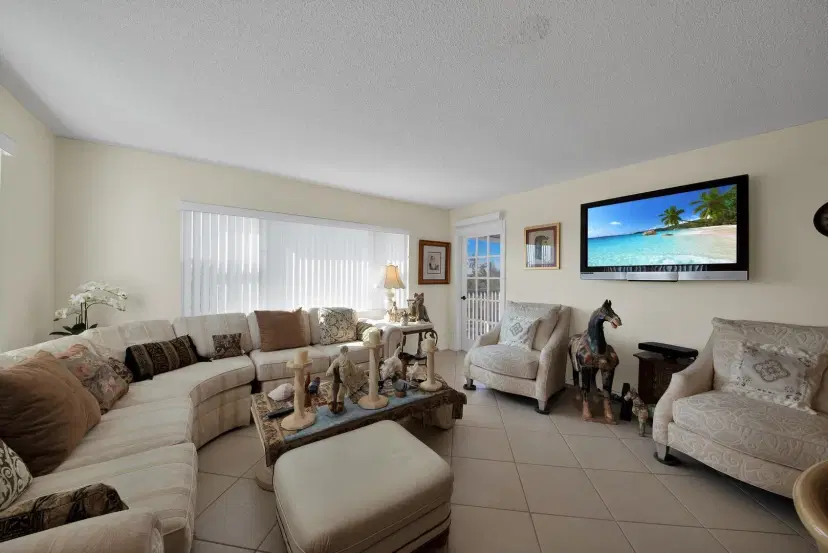 Picture of 1516 S Lakeside Drive 412, Lake Worth Beach FL 33460