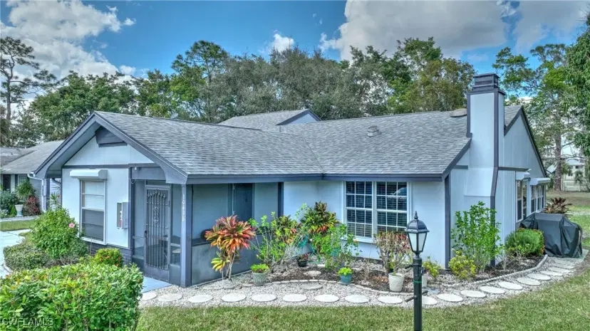 Picture of 10438 Lakeport Ct, Lehigh Acres FL 33936