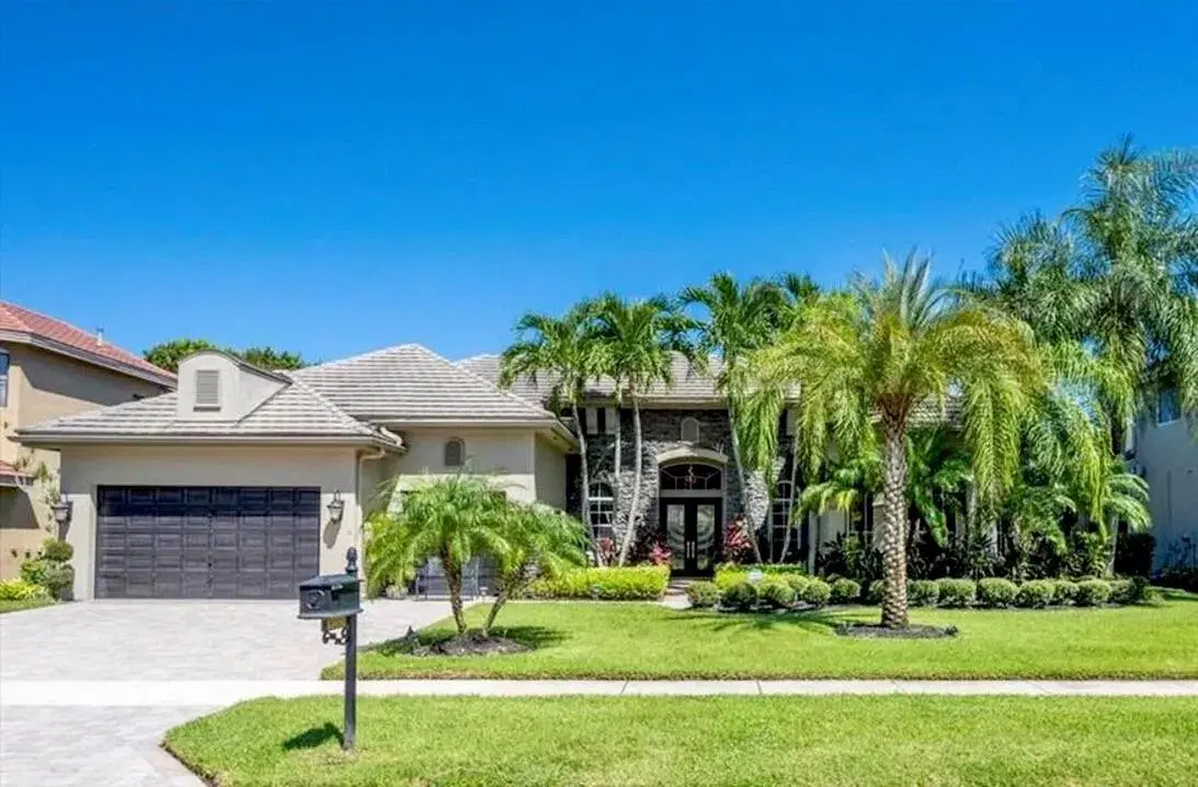 Picture of 10690 Versailles Boulevard S, Wellington, FL 33449