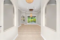 Picture of 10690 Versailles Boulevard S, Wellington, FL 33449