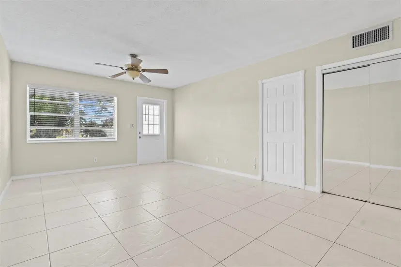 Picture of 751 Pine Dr 204, Pompano Beach FL 33060