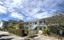 Picture of 323 S Federal Hwy 101, Lake Worth Beach, FL 33460