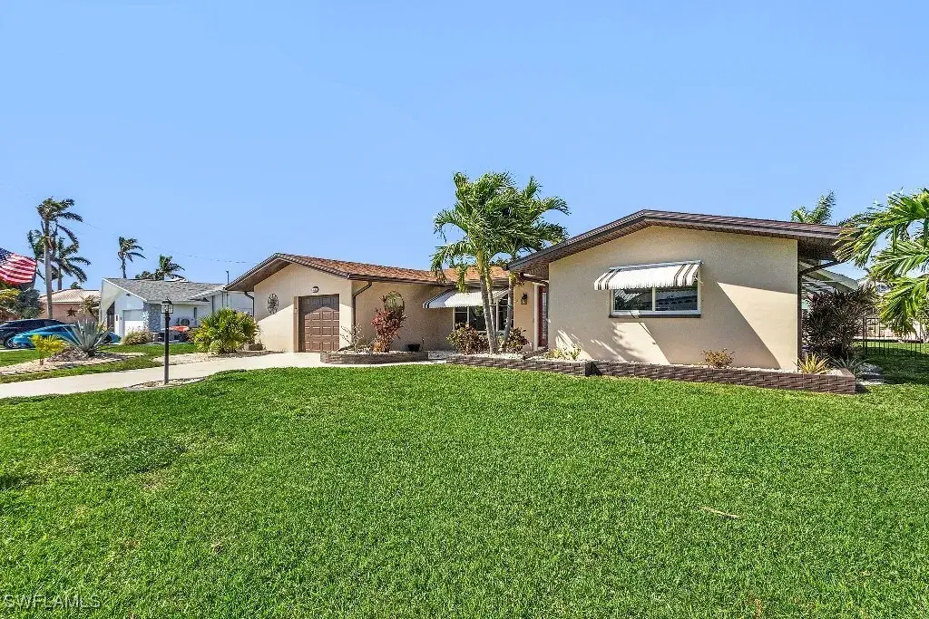 Picture of 425 Pinecrest Ct, Cape Coral, FL 33904