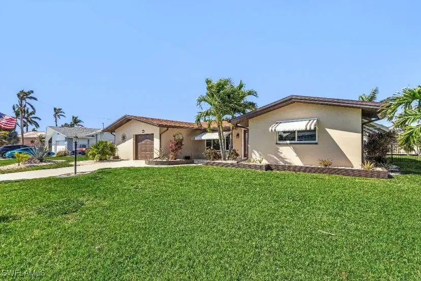 Picture of 425 Pinecrest Ct, Cape Coral FL 33904