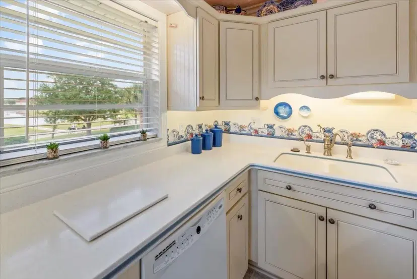 Picture of 67 Royal Oak Dr 203, Vero Beach FL 32962