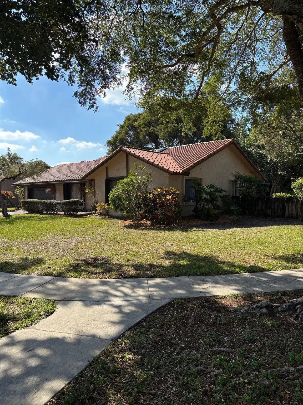 Picture of 1681 NW 93Rd Ave, Plantation, FL 33322