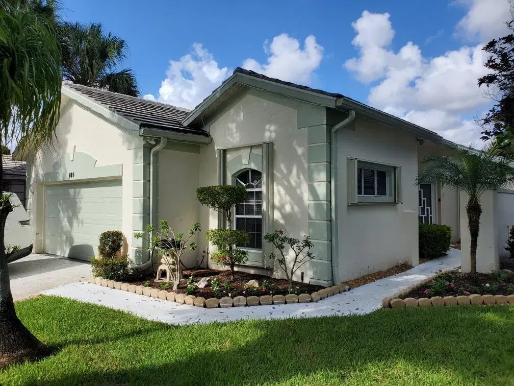 Picture of 105 Harbor Lake Circle, Greenacres, FL 33413