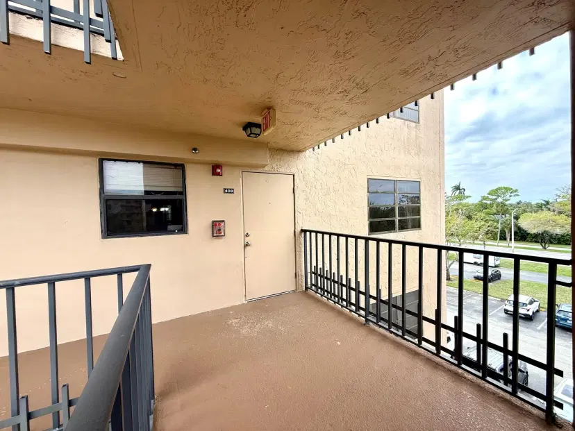 Picture of 4700 Lucerne Lakes Boulevard 408, Lake Worth FL 33467