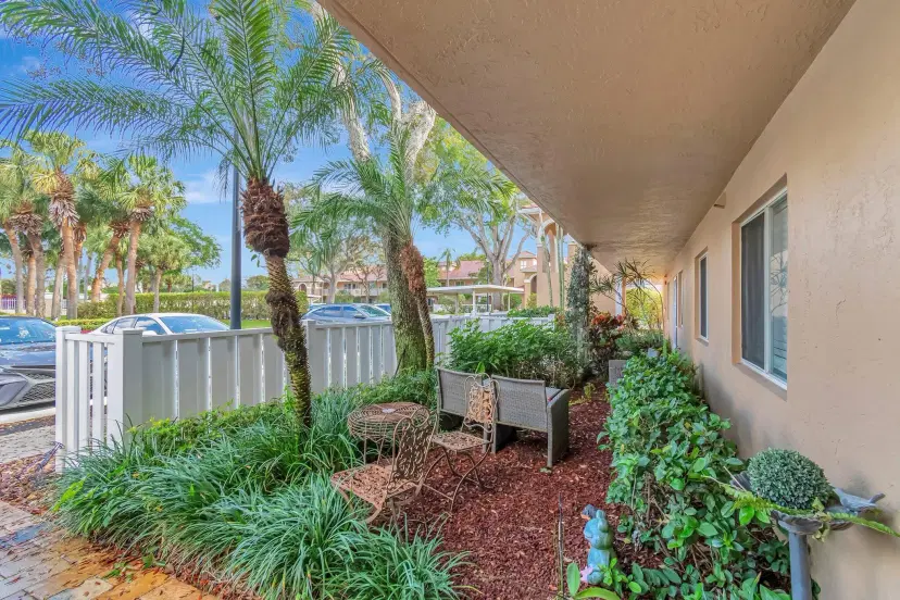 Picture of 5914 Regal Glen Drive 102, Boynton Beach FL 33437