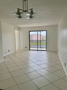 Picture of 10304 Sunrise Lakes Blvd 307, Sunrise, FL 33322