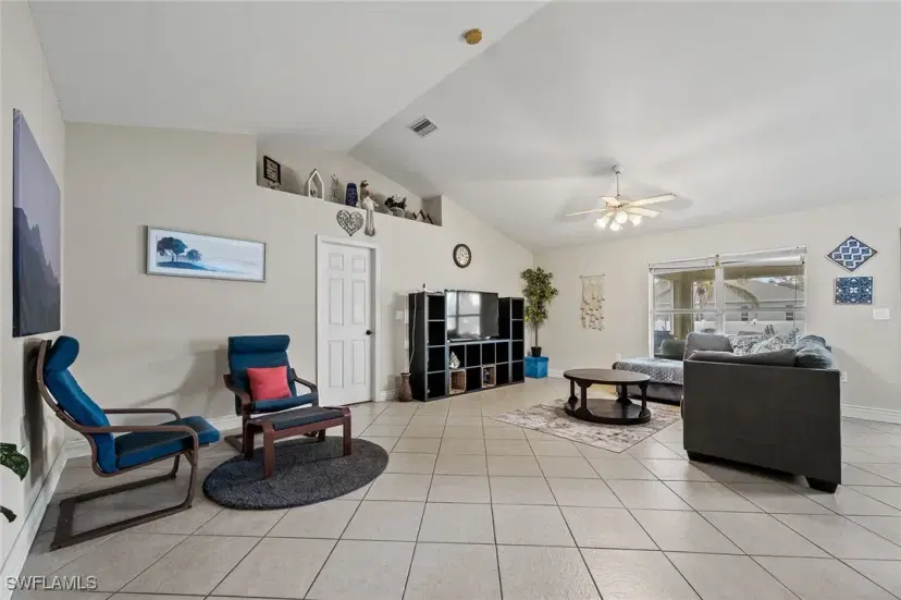 Picture of 1310 SW 6Th Ter, Cape Coral FL 33991