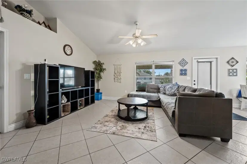 Picture of 1310 SW 6Th Ter, Cape Coral FL 33991