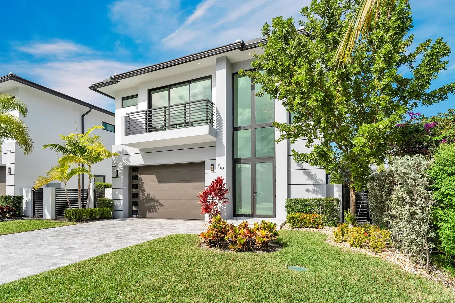 Picture of 723 S Lake Avenue, Delray Beach, FL 33483