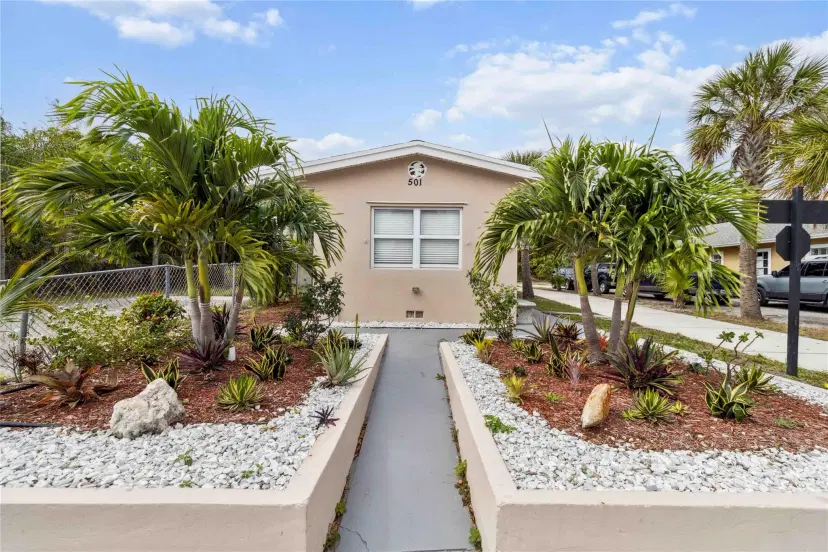 Picture of 501 S E St, Lake Worth Beach FL 33460