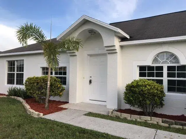 Picture of 942 SE Damask Avenue, Port St Lucie, FL 34983