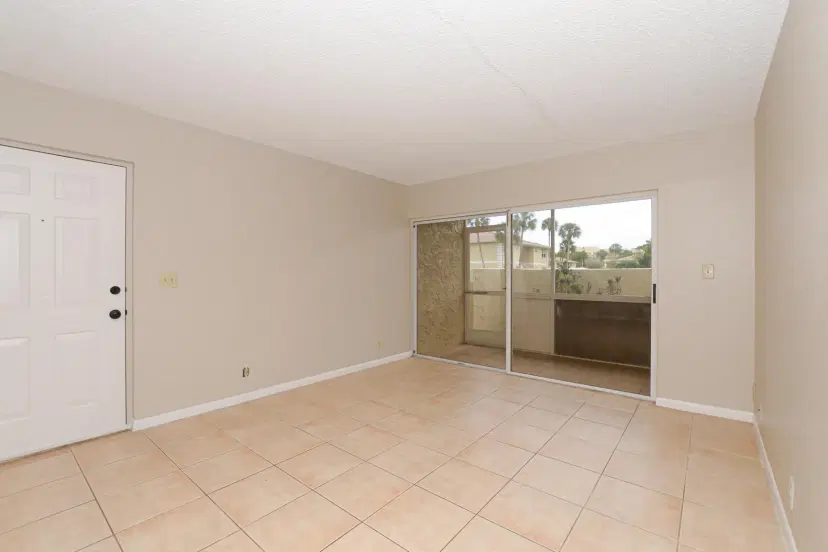 Picture of 1540 SE Royal Green Circle 103, Port St Lucie FL 34952