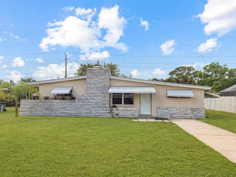 Picture of 216 E Arbor Avenue, Port St Lucie, FL 34952