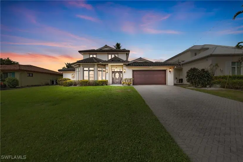 Picture of 1535 Dolphin Ln, Naples FL 34102