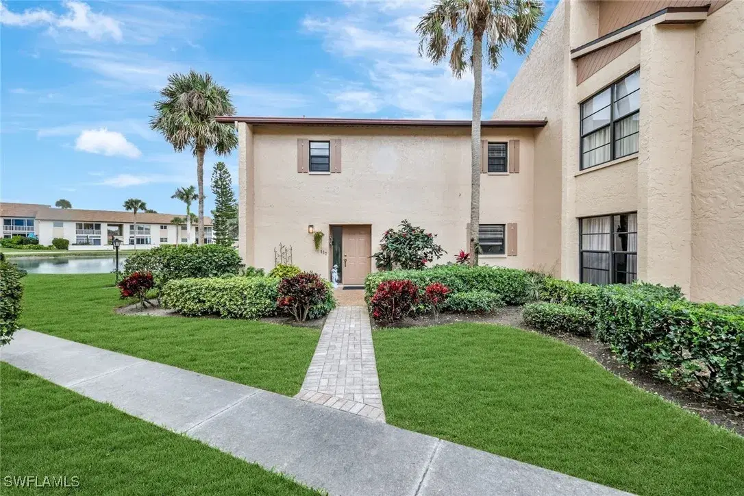 Picture of 940 Palm View Dr 117, Naples, FL 34110