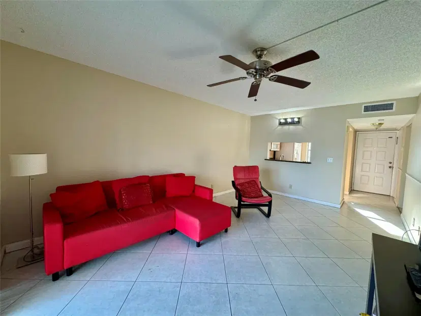 Picture of 5541 Lakeside Dr 104, Margate FL 33063