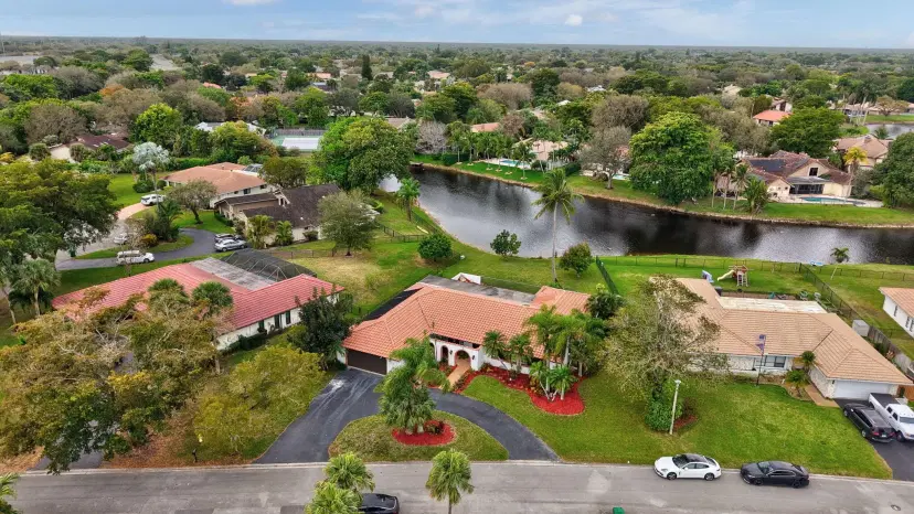 Picture of 320 NW 101St Avenue, Coral Springs FL 33071