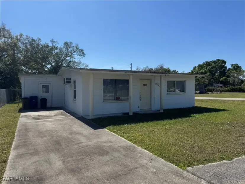 Picture of 5194 Atlanta Ave, Fort Myers FL 33905