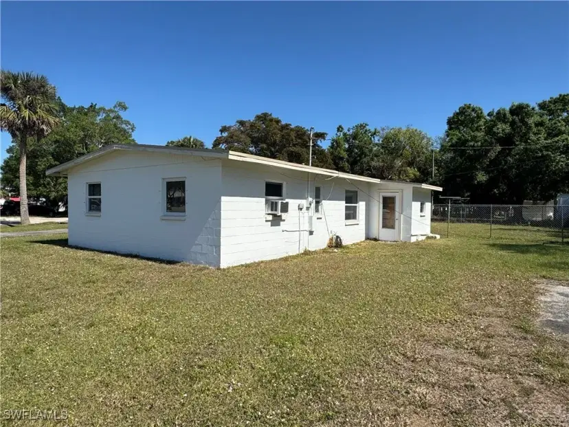 Picture of 5194 Atlanta Ave, Fort Myers FL 33905