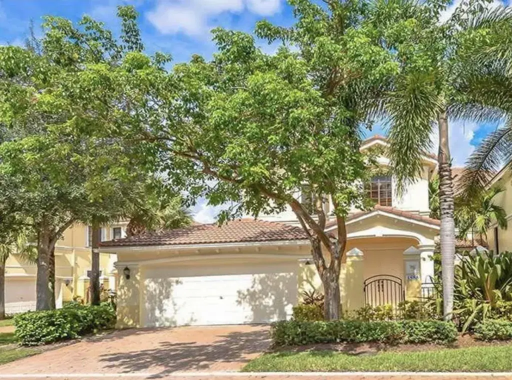 Picture of 1588 Passion Vine Cir 3, Fort Lauderdale, FL 33326