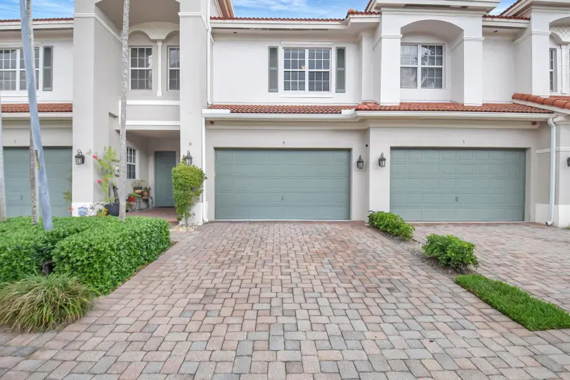 Picture of 4 Nottingham Place, Boynton Beach FL 33426